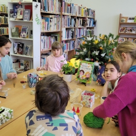 Knihovna - dílnička prosinec 2025 Fotka 8