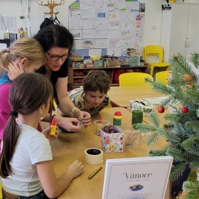 Knihovna - dílnička prosinec 2025 Fotka 9