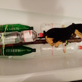 Ekočiny - Vor z PET lahví (3.C) Fotka 24