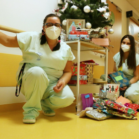  - 3. vlna Energie z Hanspaulky - Děti dětem - Sestřičky rozdaly dárky dětem  Fotka 21