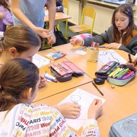 Prosincové dění  - 6. A - Prezentace závěrečné práce z oboru robotika Fotka 53