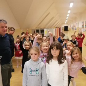 Prosincové dění  - 2.A hraje divadlo Fotka 33