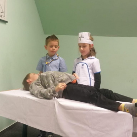 Prosincové dění  - 2.A hraje divadlo Fotka 34