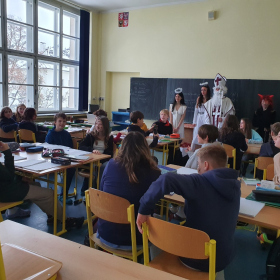 Prosincové dění  - Mikuláš ve škole  Fotka 44