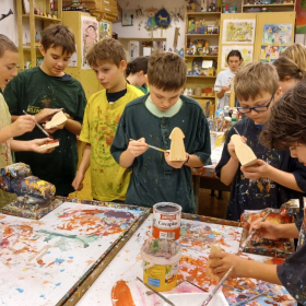 Prosincové dění  - 6.A - Tvoření v dřevěné dílně Fotka 59