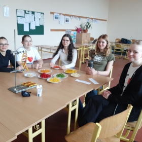 Tematický den III - 8.r + 3.r Povolání  Fotka 31