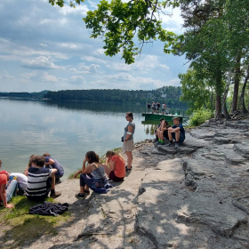 Výlety a školy v přírodě - 8.B u „Mácháče“ Fotka 24